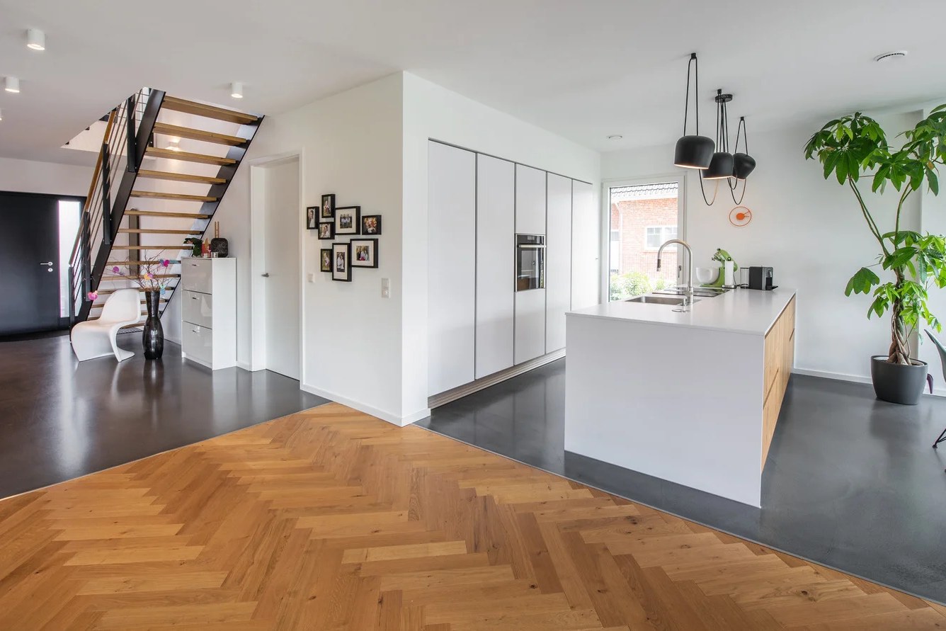 Schlüsselübergabe für eine neue Wohnung